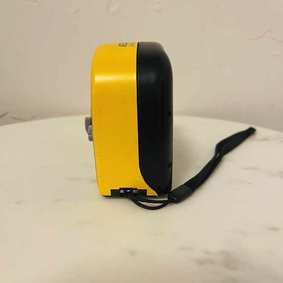 Vivitar A35 Splash Proof Point and Shoot 35mm Film Camera - Picture 4 of 6